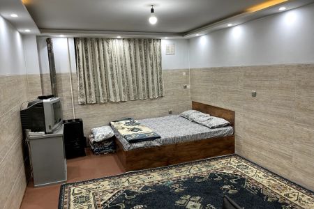 سوئیت نقلی نزدیک آرامگاه باباطاهر - همکف