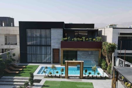 ویلا استخردار ۵ خوابه با زمین بازی در خورین