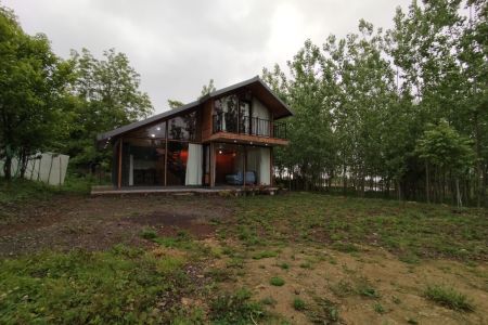 کلبه چوبی در نیلاش شاندرمن