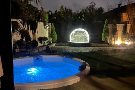 کلبه سوئیسی با جکوزی در ابریشم محله رامسر