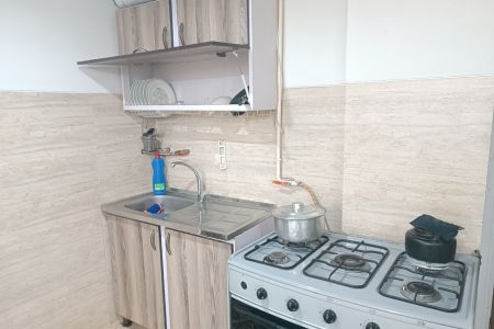 سوئیت نقلی نزدیک آرامگاه باباطاهر - همکف