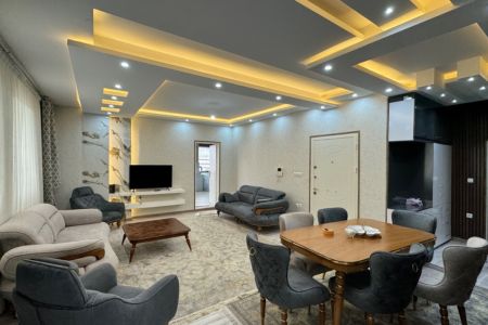 خانه با استخر آبگرم کوچک در سرعین - ط ۵