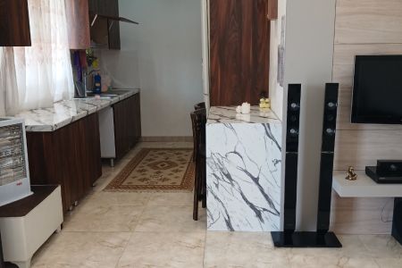سوئیت حیاط دار در رودهن - چناران