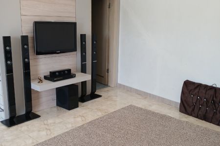 سوئیت حیاط دار در رودهن - چناران