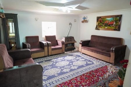 خانه روستایی در جاده ماسوله - میان رز