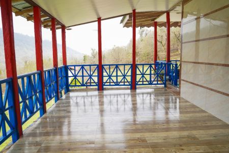 خانه روستایی در جاده ماسوله - میان رز