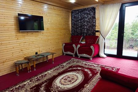 کلبه با نمای چوبی در ماسال - میله سرا