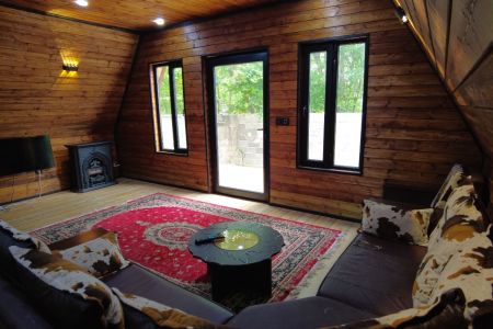 کلبه سوئیسی در سراوان