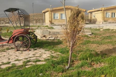 خانه در تخت سلیمان با چشمه آبگرم