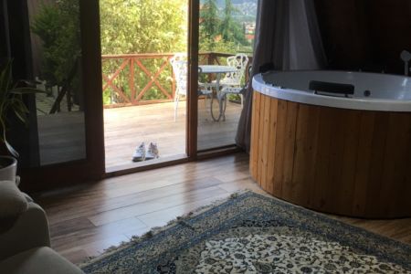 کلبه سوئیسی جکوزی دار در بابلکنار - گونه کلا