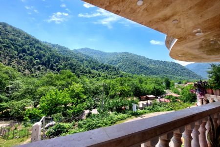 خانه بالکن دار با ویو کوه در ماسال - گنذر -پط۲