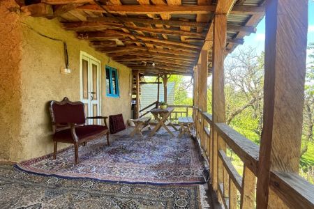 خانه روستایی ایوان دار در املش - گودی گوابر