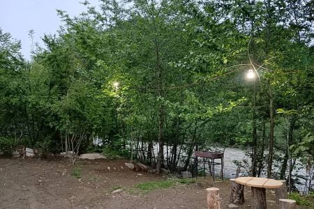 کلبه سوئیسی کنار رودخانه در اسالم - خرجگیل