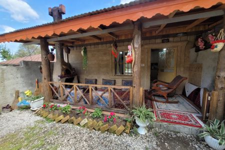 سوئیت با ایوان سنتی در جواهرده رامسر