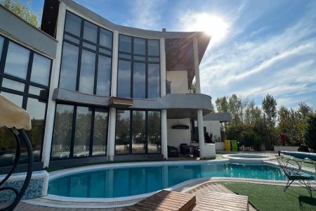 ویلا دوبلکس استخردار با زمین بازی در سهیلیه