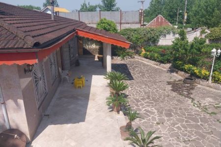 خانه ویلایی در صومعه سرا - دهنده
