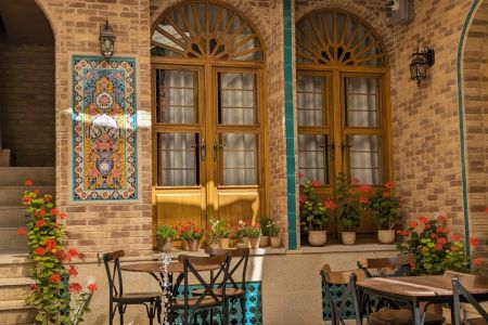 بومگردی در خیابان زند شیراز - اتاق سهراب