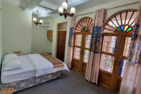 بومگردی در خیابان زند شیراز - اتاق سهراب