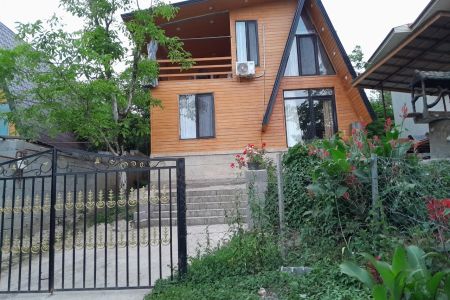 کلبه دوبلکس چوبی در طاسکوه