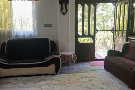 خانه ویلایی در جاده سراوان - گلسرک