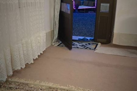 Booking a suite with a yard in Lahijan - Zameydan