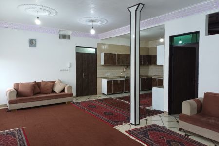 خانه با چشم انداز کوه در اورامان تخت - ط دوم