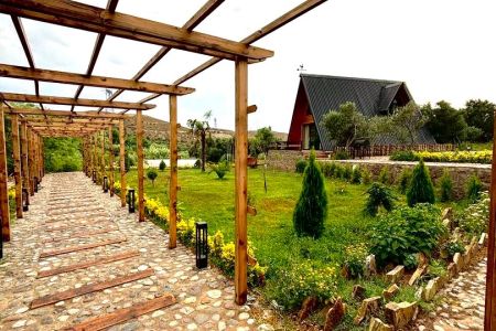 کلبه سوئیسی در رودبار - منجیل