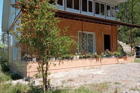 خانه ویلایی در سراوان - کچا