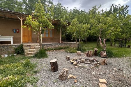 مجموعه بومگردی در رباط سفید - گردو یا آلبالو