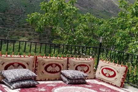 سوئیت با ویو کوه در کماله اورامان تخت - ط ۲
