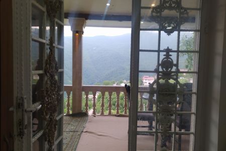 خانه بالکن دار با ویو کوهستانی در پاقلعه