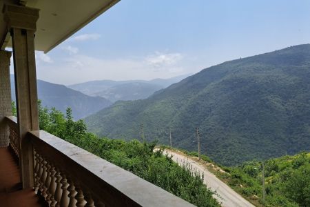 خانه بالکن دار با ویو کوهستانی در پاقلعه