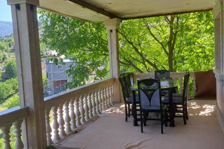 خانه بالکن دار با ویو کوهستانی در پاقلعه