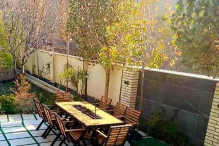 ویلا دوبلکس استخردار با حیاط دلباز در اغشت