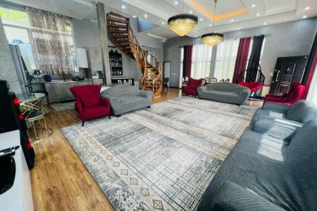 ویلا باغ دوبلکس استخردار در اغشت ساوجبلاغ