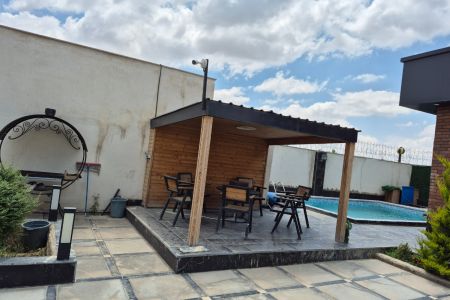 ویلا استخردار در چهارباغ - اغلان تپه