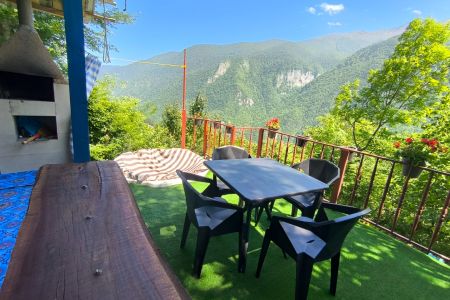 سوئیت جکوزی دار سنتی در جاده دوهزار تنکابن