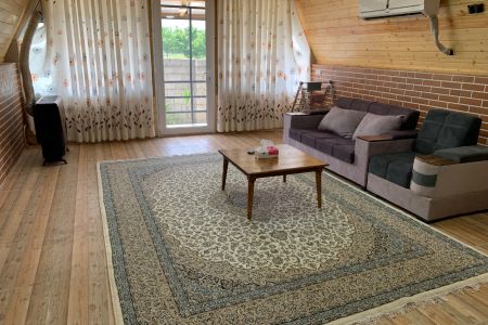 کلبه سوئیسی بالکن دار در کلاچای - لیمنجوب