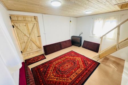 کلبه با بالکن دلباز در جاده سه‌هزار - یاندشت
