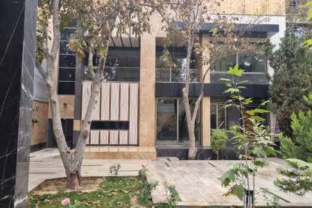 ویلا دوبلکس استخردار در باغ بهادران