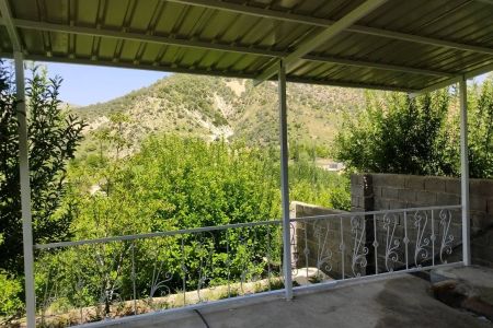 خانه باغ دو طبقه در سپیدان - دولت آباد