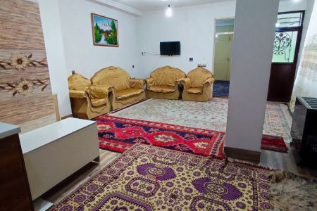 سوئیت حیاط دار نزدیک رودخانه کلور - همکف