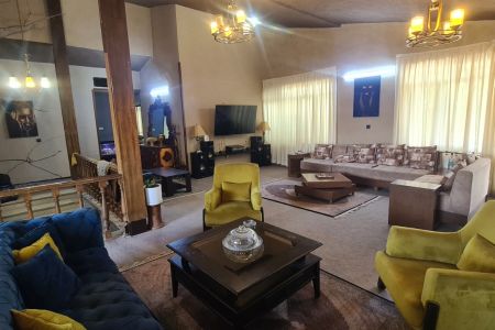 ویلا بالکن دار با سینمای رایگان در سعیدآباد