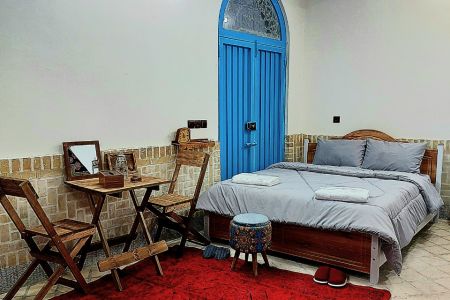 بومگردی در قمصر - اتاق گلاب