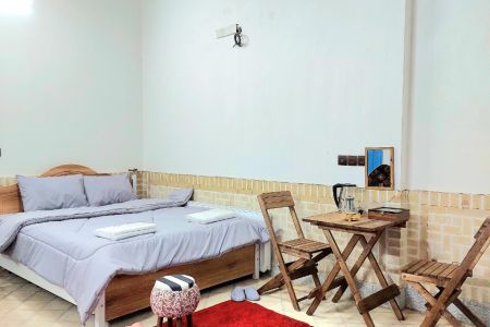 بومگردی در قمصر - اتاق گلاب