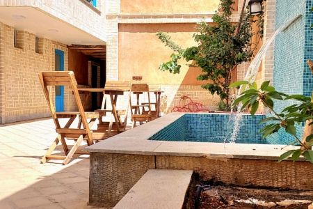 بومگردی در قمصر - اتاق دارچین