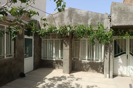 خانه ویلایی در مهاباد - شهرک کارمندان