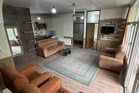 خانه بالکن دار لب رودخانه زاینده‌رود -زیرهمکف
