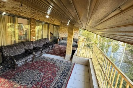 خانه بالکن دار لب رودخانه زاینده رود - همکف