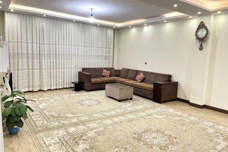 خانه مبله نزدیک آرامگاه باباطاهر - طبقه ۳